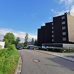 Ferienwohnung Hochsitz mit traumhaften Blick auf die Bobbahn und umliegenden Berge