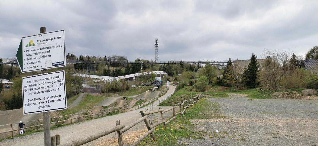 Ferienwohnung Hochsitz Mit Traumhaften Blick Auf Die Bobbahn Und Umliegenden Berge * Winterberg